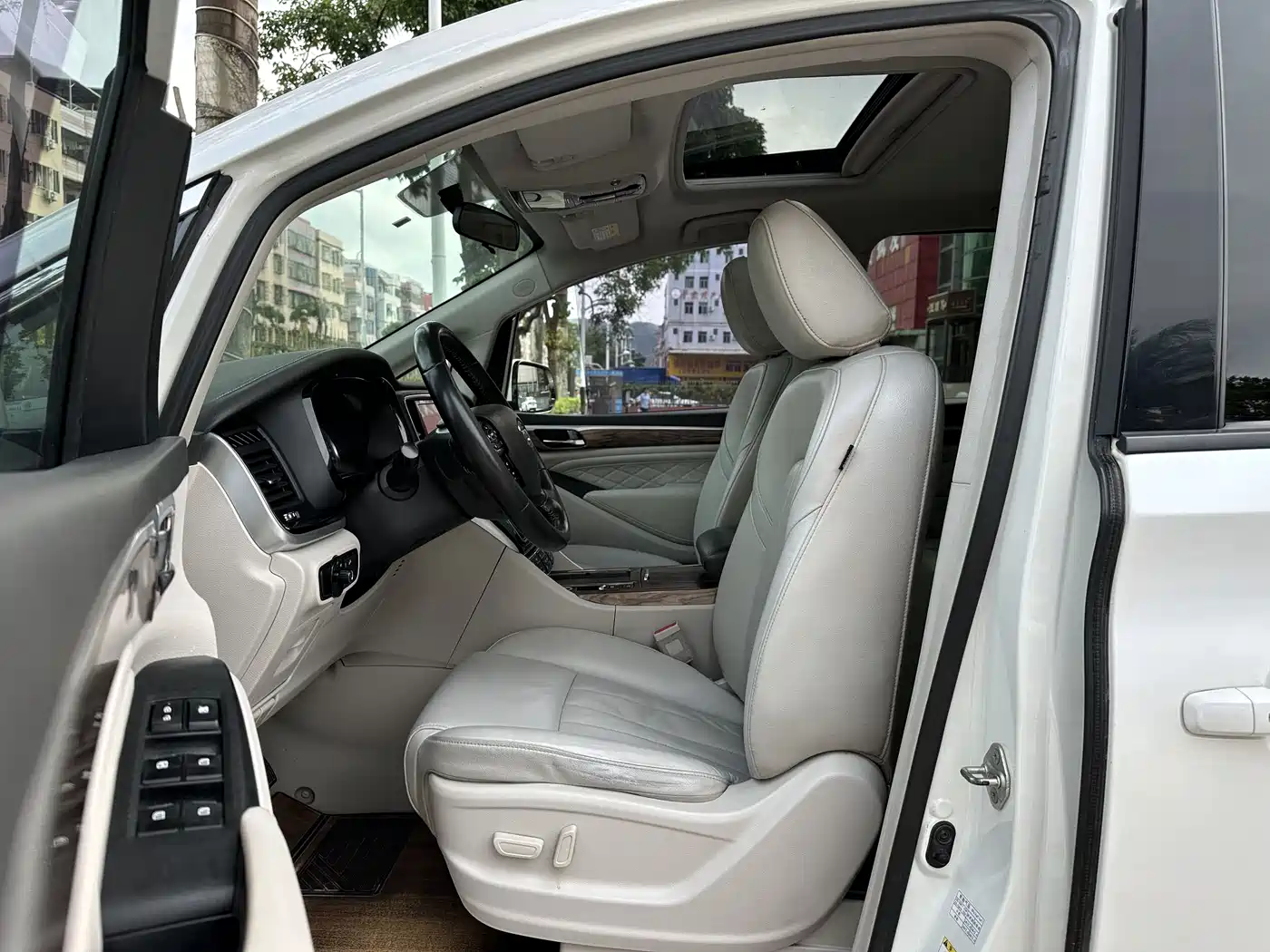 GAC Trumpchi Trumpchi M8 2020 Pilot 390T Premium Edition фото 17