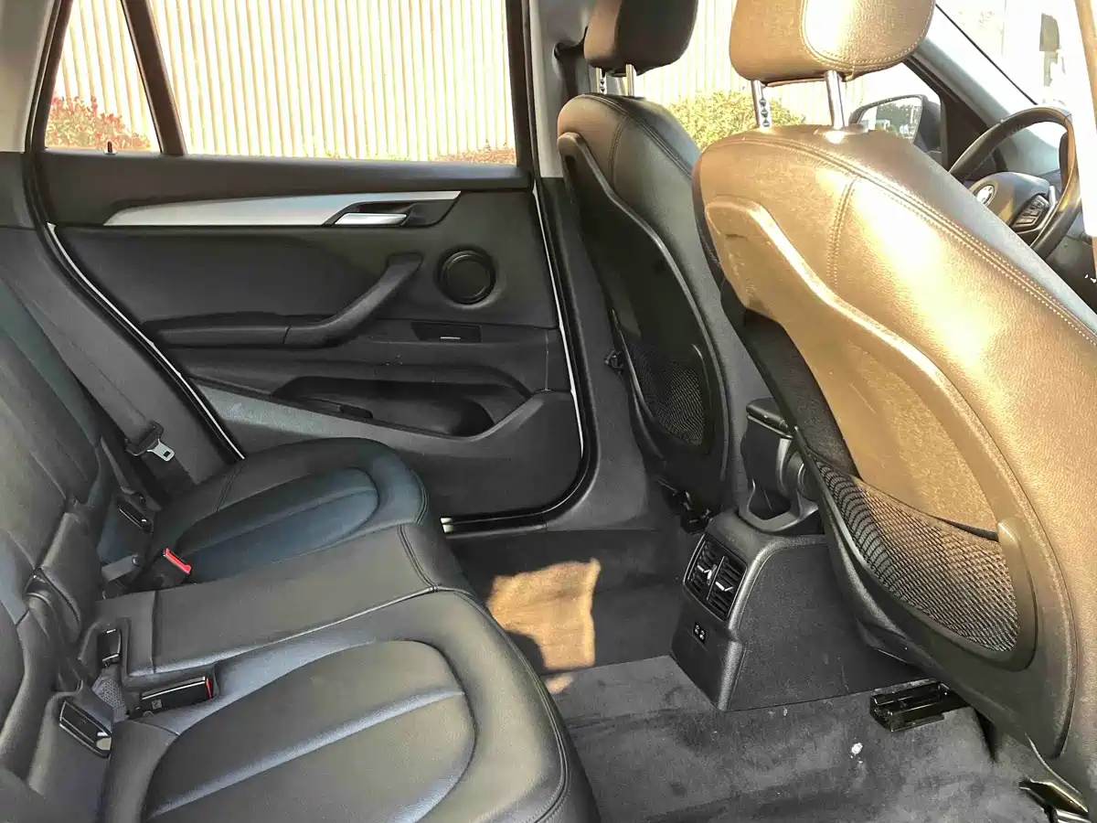 BMW X1 2019 sDrive20Li Leading Model фото 12