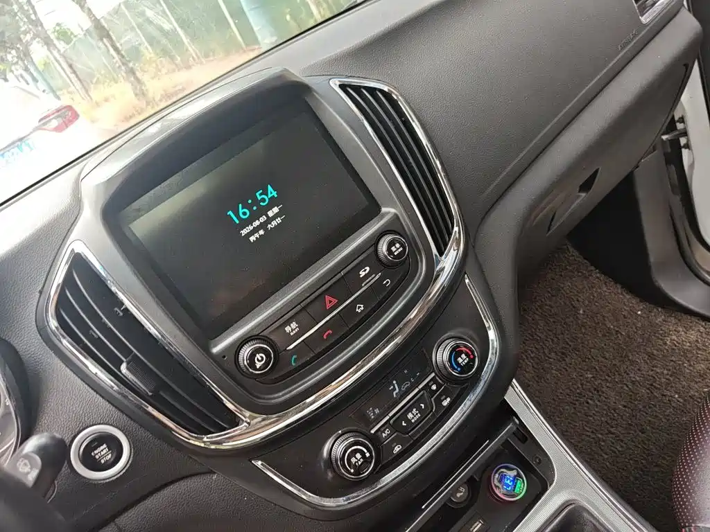 Baojun 560 2015 2015 1.8L Manual Luxury