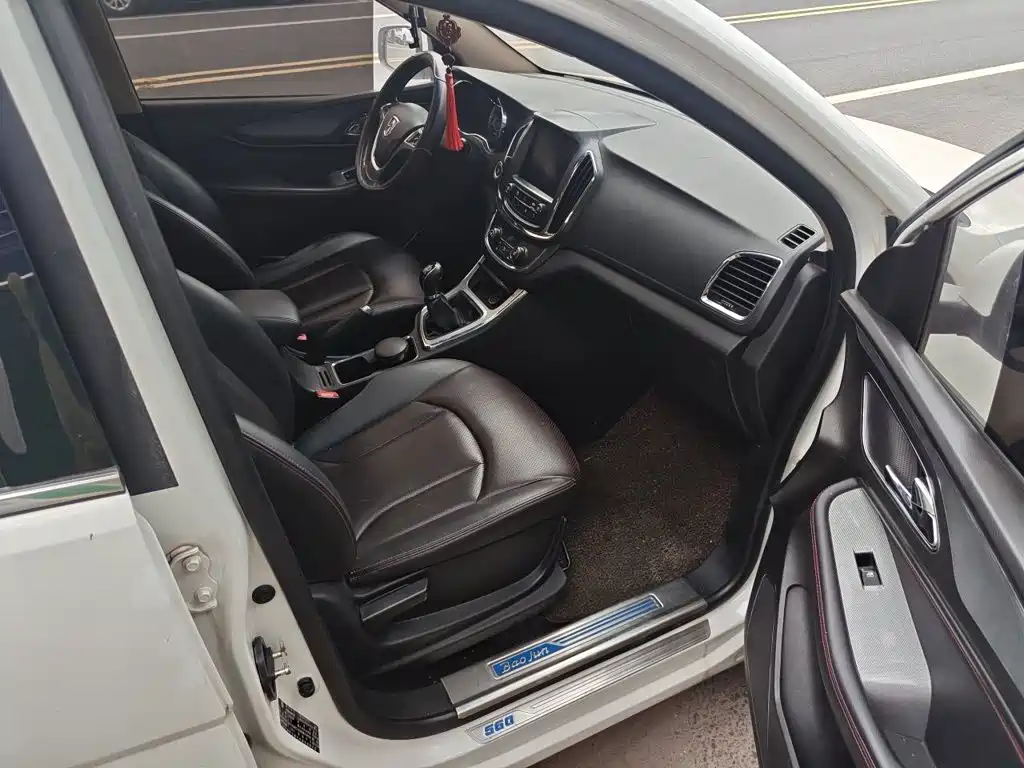 Baojun 560 2015 2015 1.8L Manual Luxury
