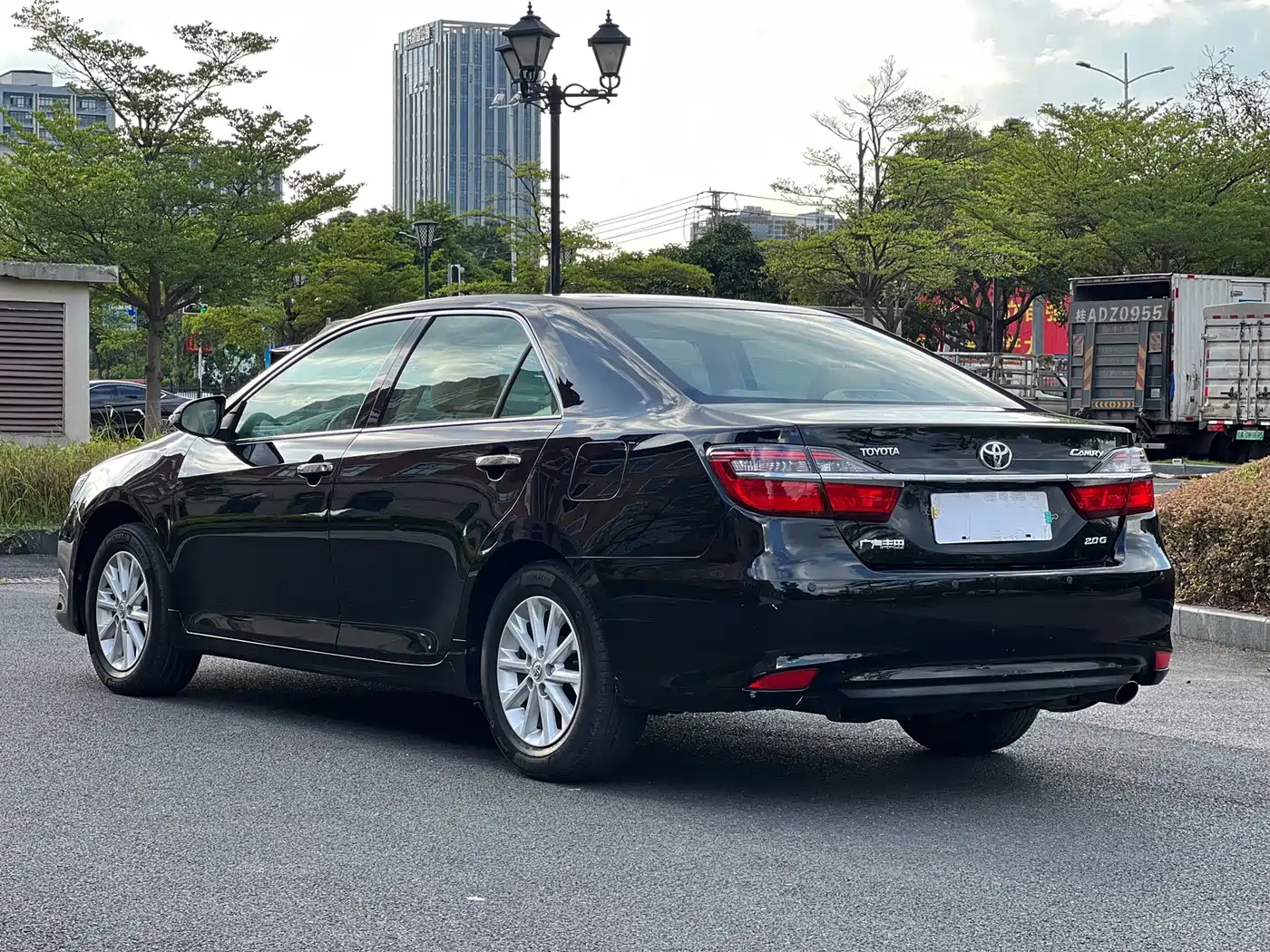 Фото 4 - Toyota Camry