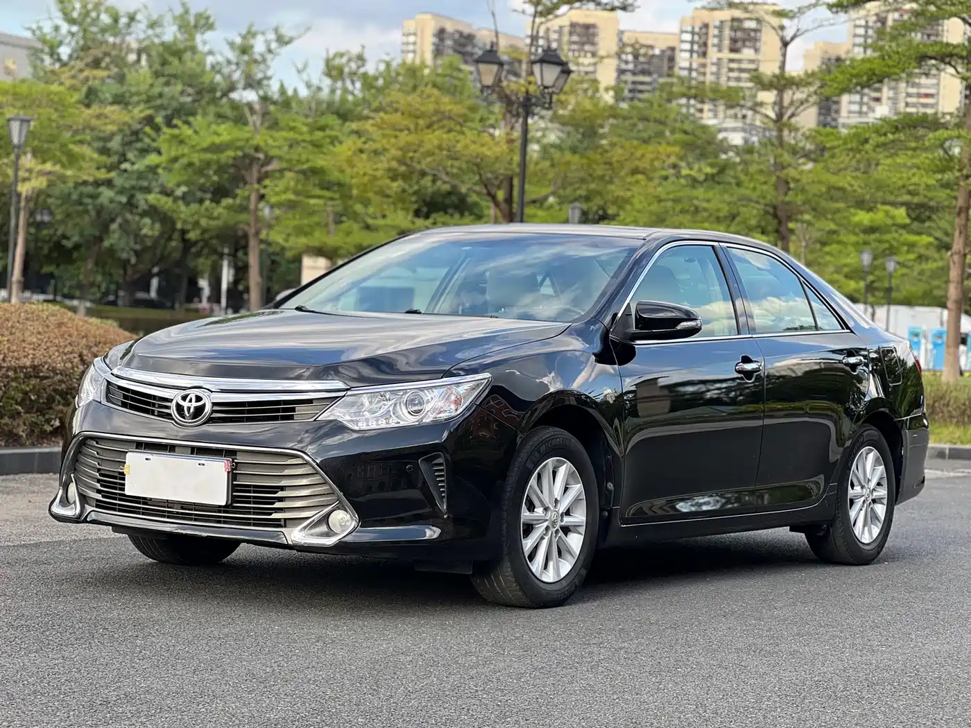 Фото 1 - Toyota Camry