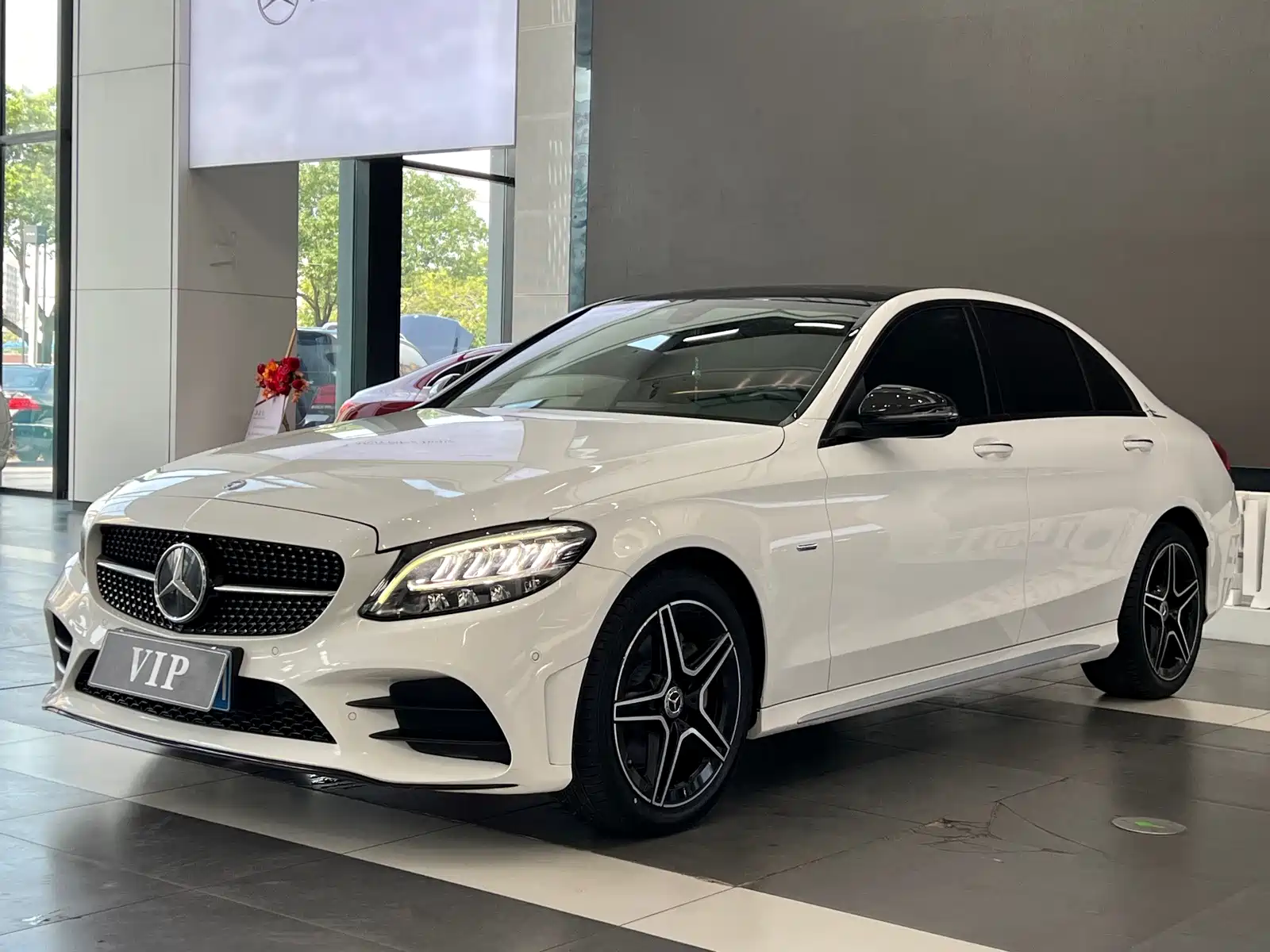 Фото 1 - Mercedes-Benz C-Class