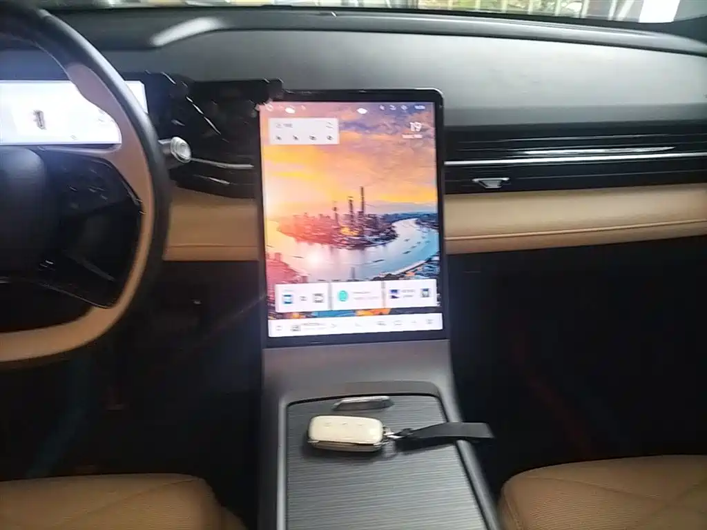 Geely Galaxy Galaxy L6 2024 125km PLUS Soaring Dragon Edition фото 13
