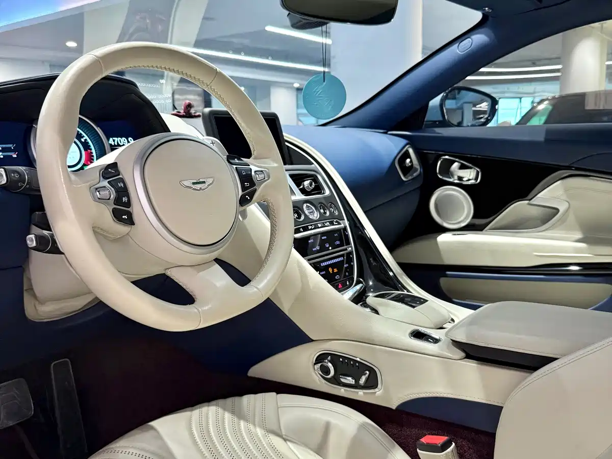 Aston Martin DB11 2017 2017 5.2T V12