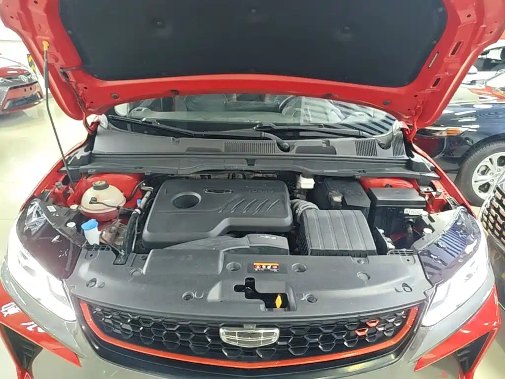 Фото 20 - Geely Binyue