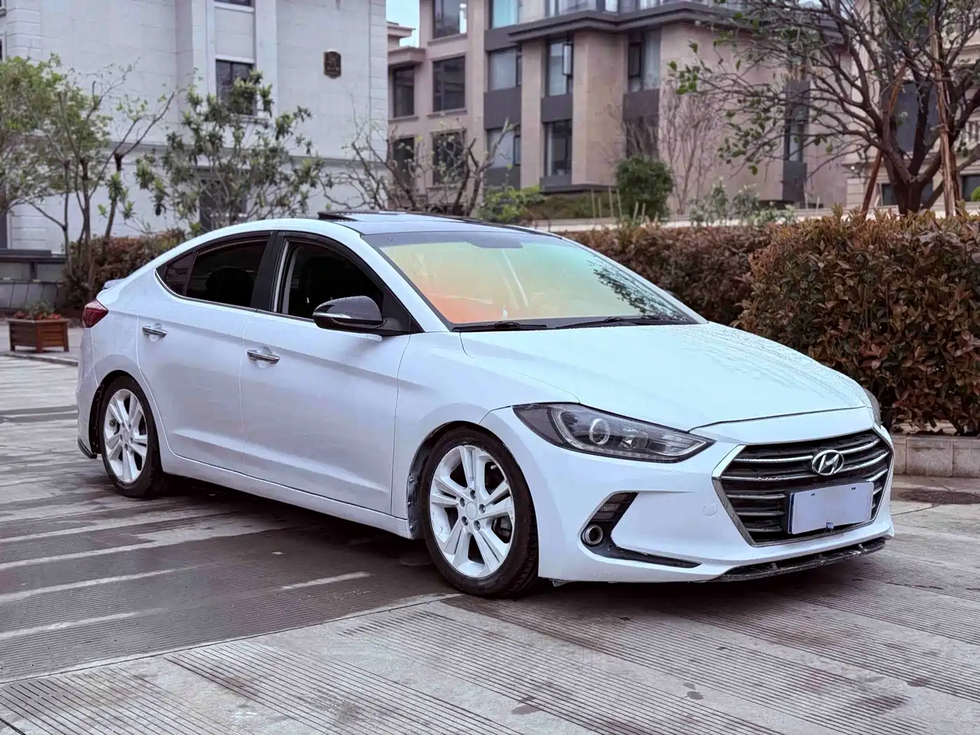 Hyundai Elantra 2016 Model 1.6L Automatic Smart Elite фото 3