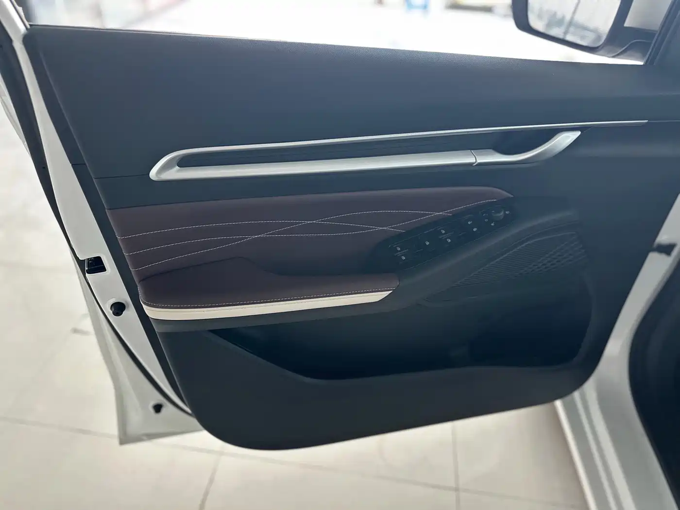 Фото 13 - Geely Emgrand