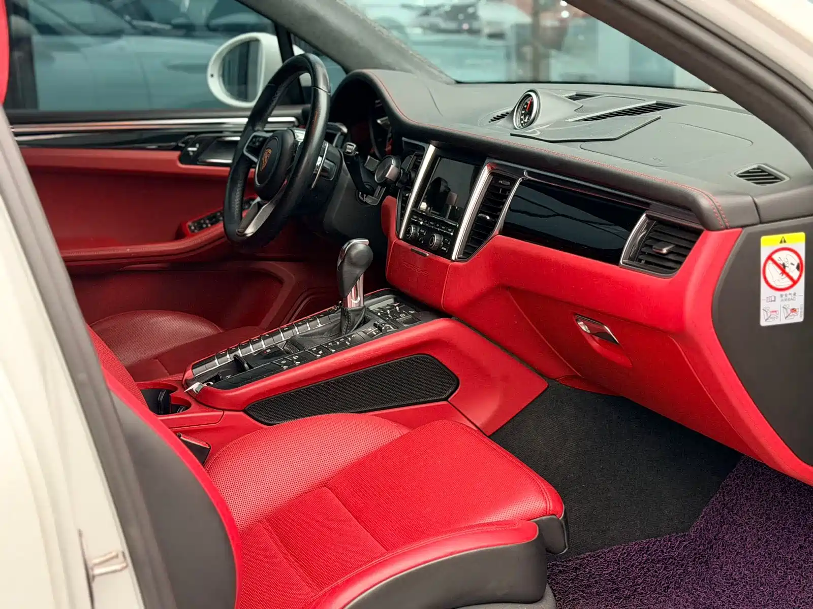 Photo 4 - Porsche Macan
