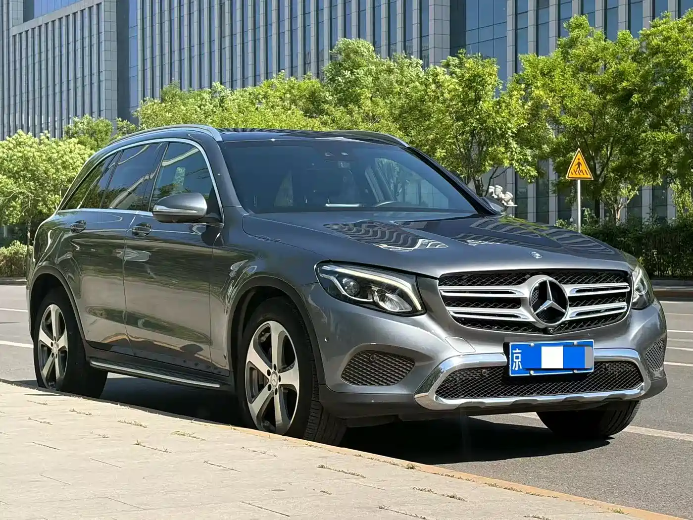 Mercedes-Benz GLC 2016 GLC 260 4MATIC Luxury фото 3