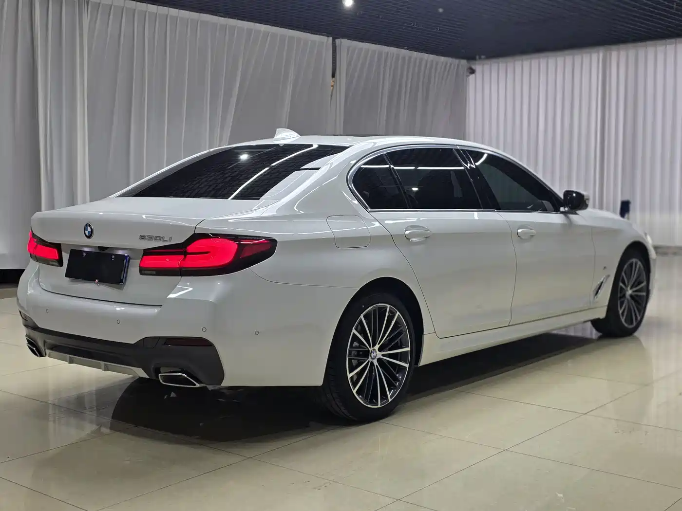 BMW 5 Series 2022 530Li Leading M Sport Package фото 7