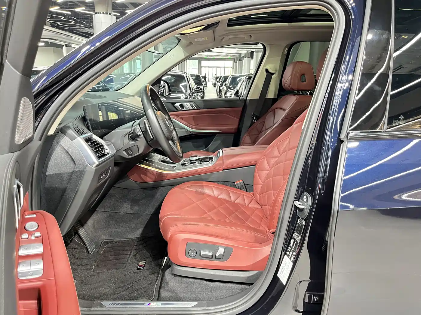 BMW X5 2023 xDrive 30Li Premium M Sport Package фото 4