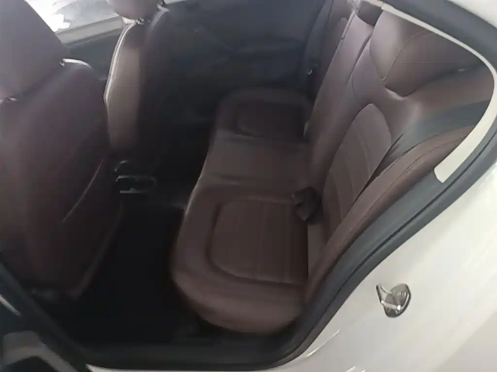 Volkswagen Santana 2016 1.6L Automatic Trend Edition фото 17