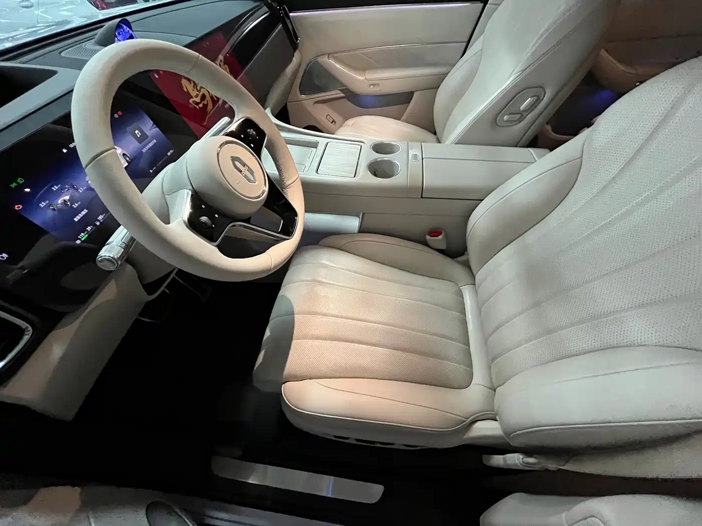 AITO Wenjie AITO M8 2025 Model Extended Range Max+ Edition 53.4kWh 6-Seater фото 6