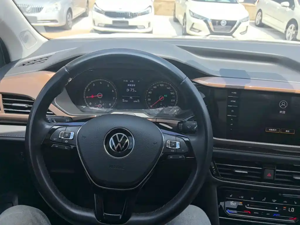 Фото 10 - Volkswagen Tharu