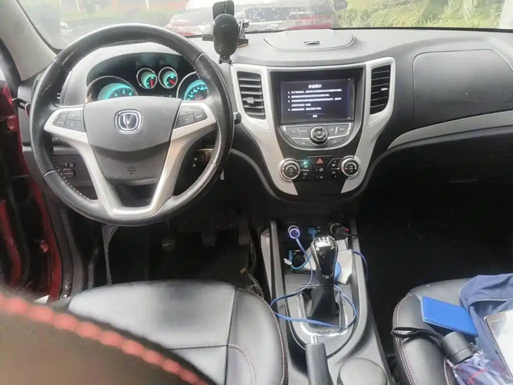 Фото 12 - Changan CS35