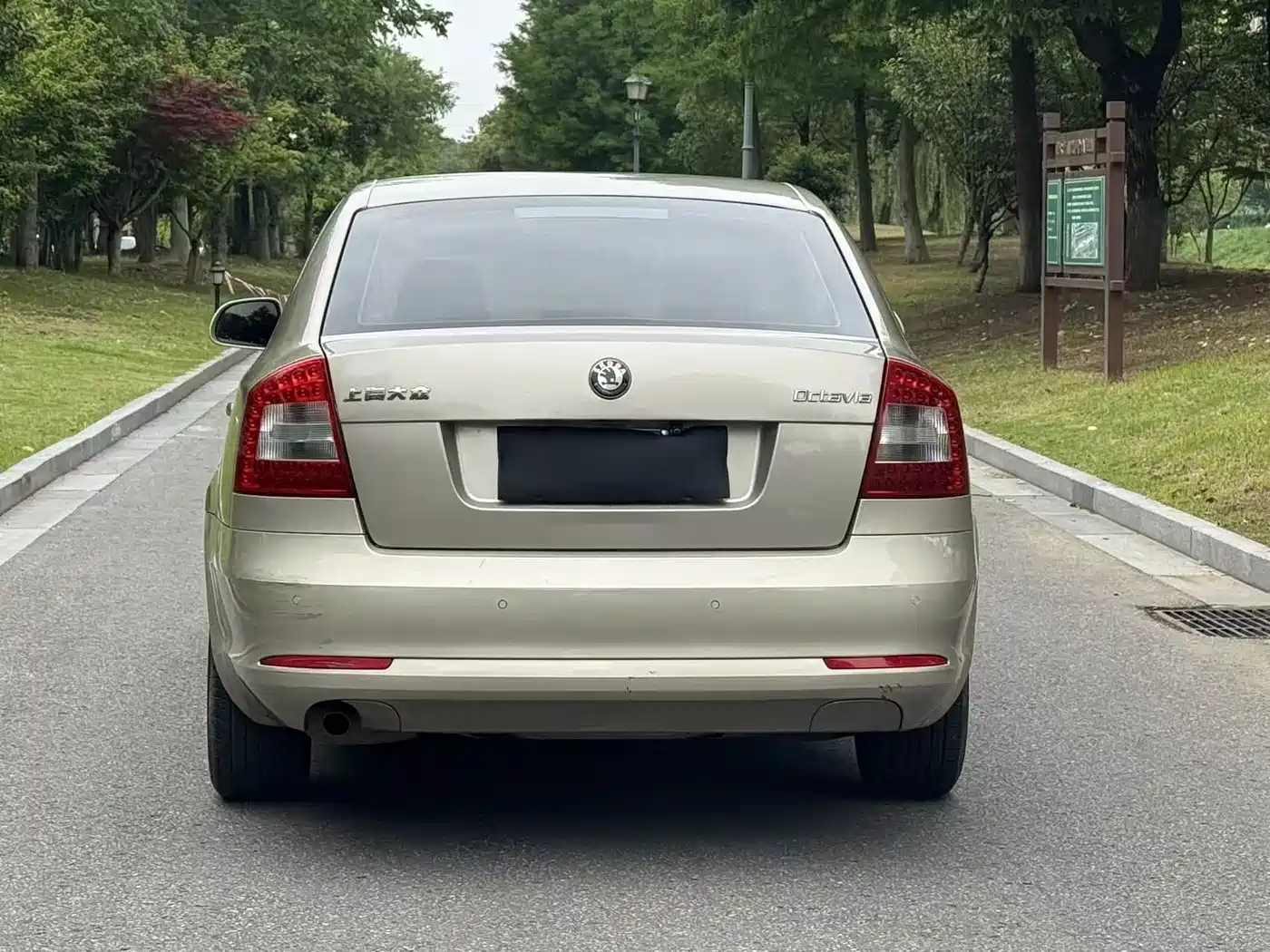 Škoda Octavia 2013 1.6L Automatic Prestige Edition фото 5