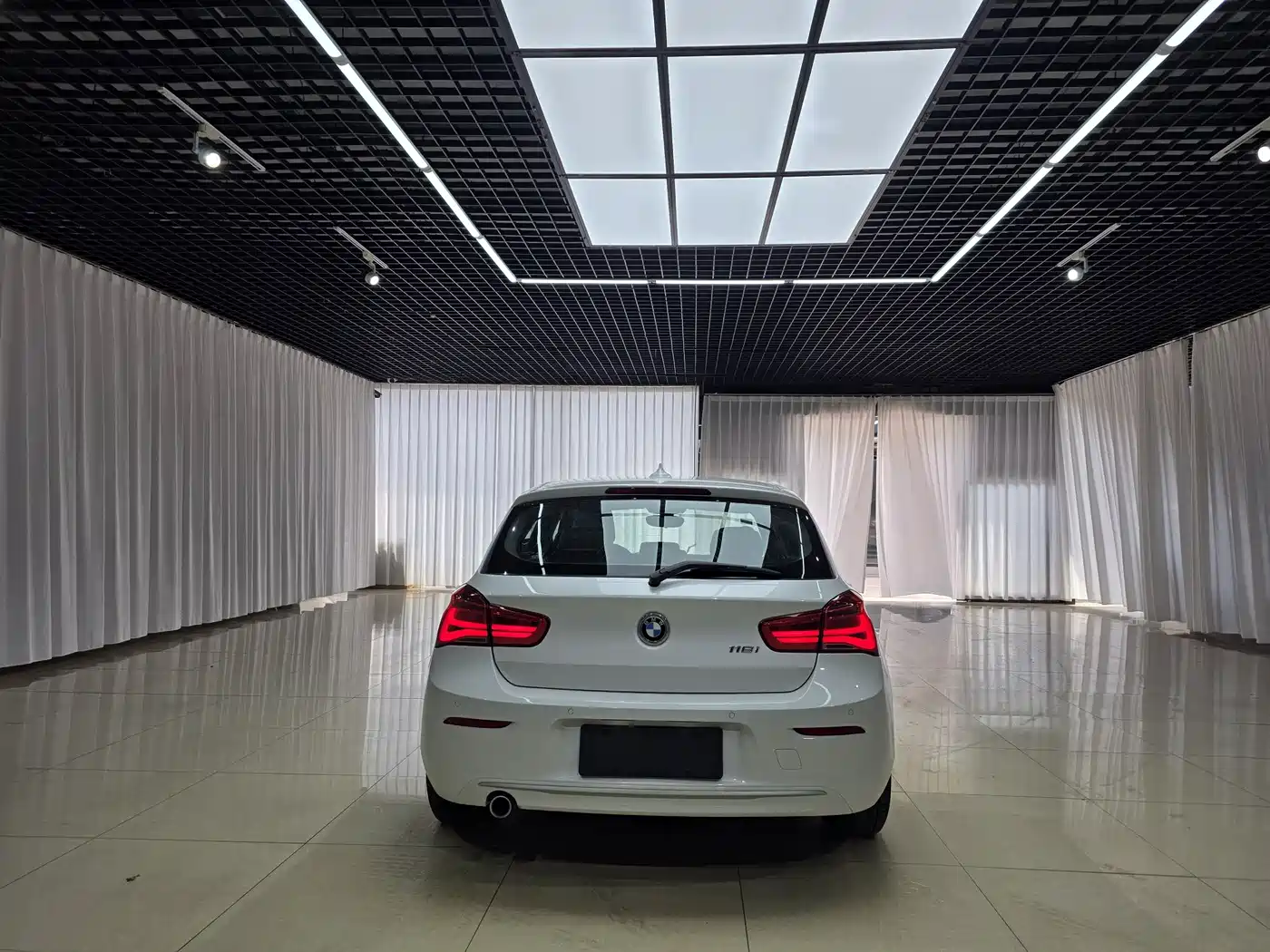 BMW 1 Series (Import) 2015 118i Urban Design Package фото 6