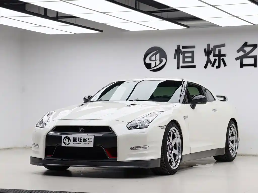 Фото 23 - Nissan GT-R