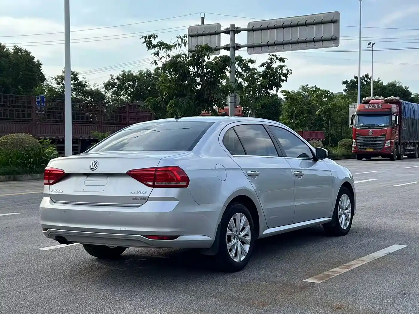 Фото 8 - Volkswagen Lavida