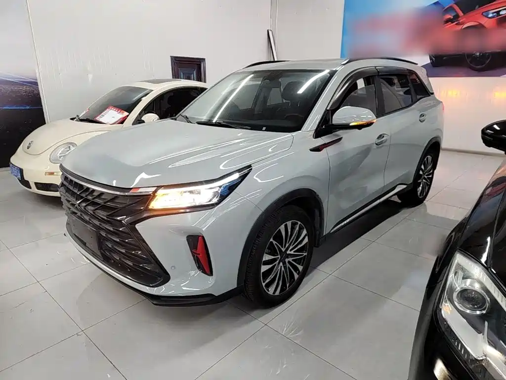 Dongfeng Fengguang Fengguang 580 2022 2022 1.5T Auto Luxury Enjoyment Model
