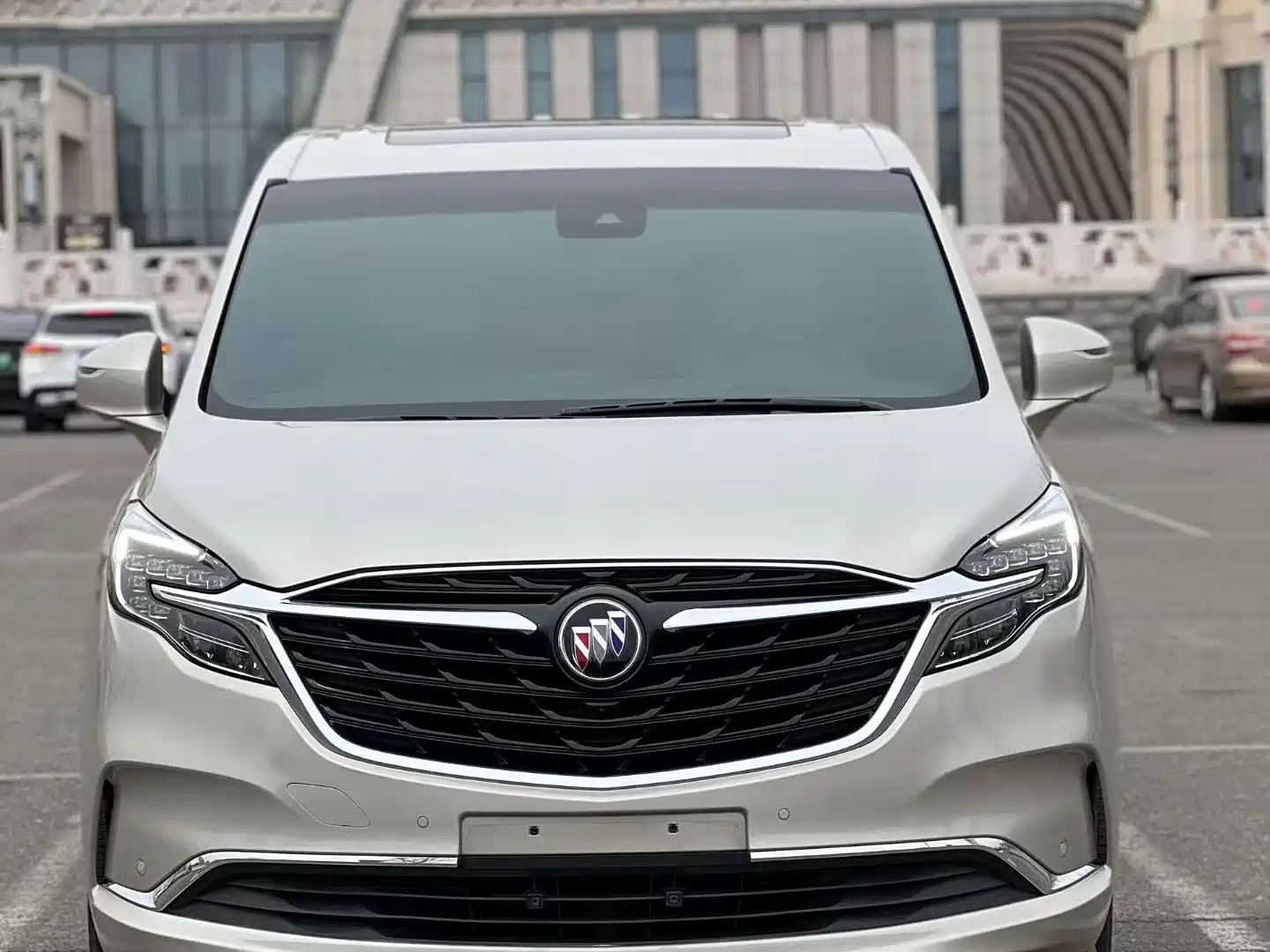 Фото 4 - Buick GL8