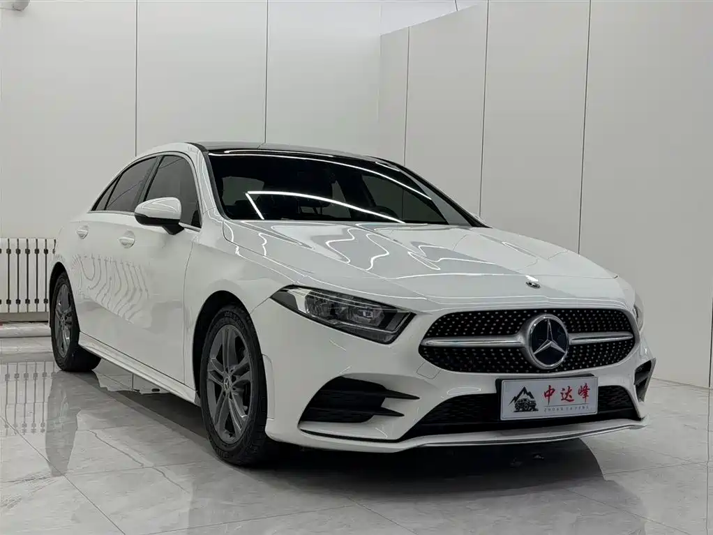Mercedes-Benz A-Class 2022 A 180 L фото 3