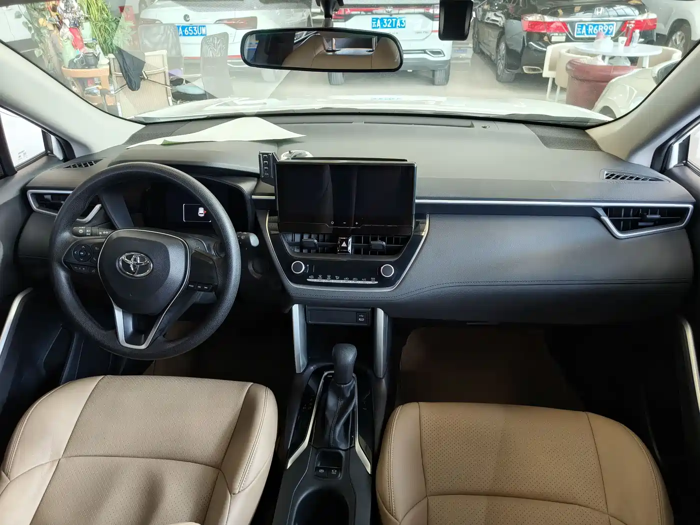 Toyota Frontlander 2024 2.0L CVT Elite Edition фото 8