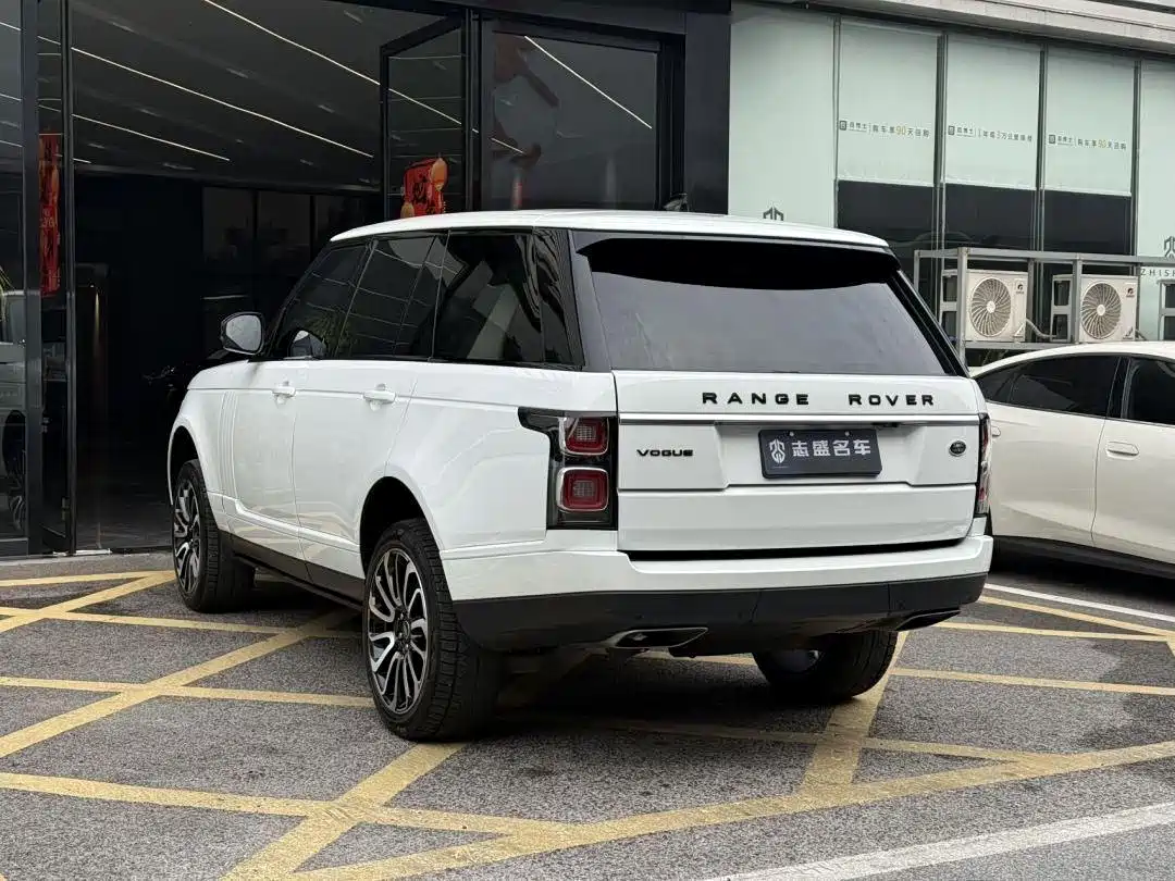 Land Rover Range Rover 2022 3.0 L6 360PS Heritage Edition фото 6