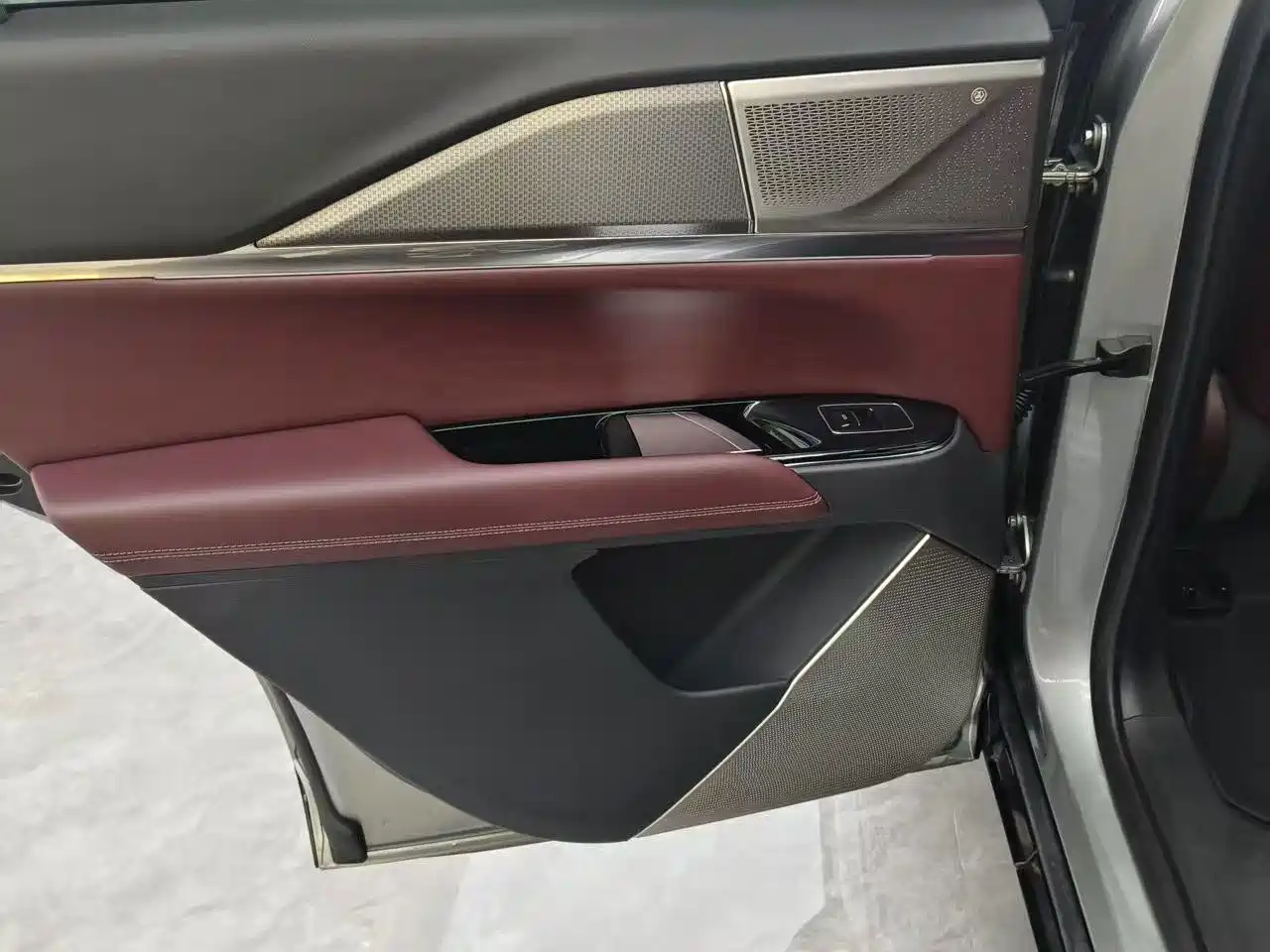 Фото 9 - Cadillac XT5