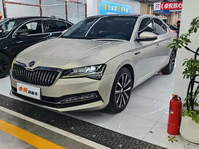  Škoda Superb 2021 TSI330 DSG Comfort Edition