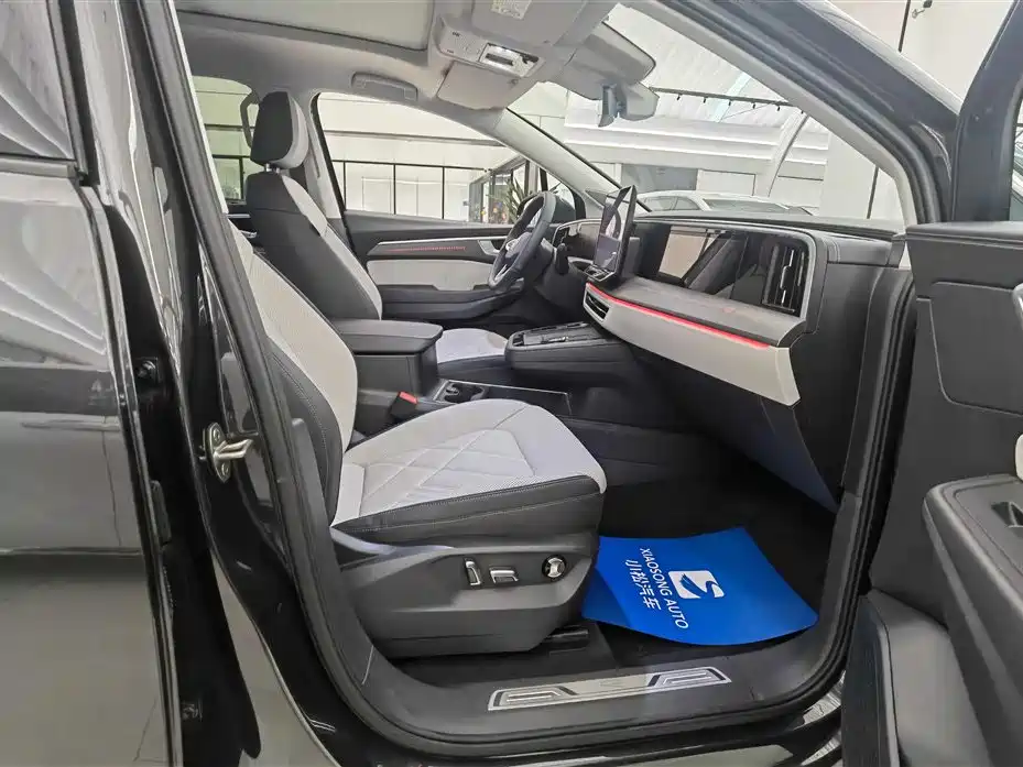Volkswagen Talagon 2025 450TSI R-Line 6-Seater фото 12