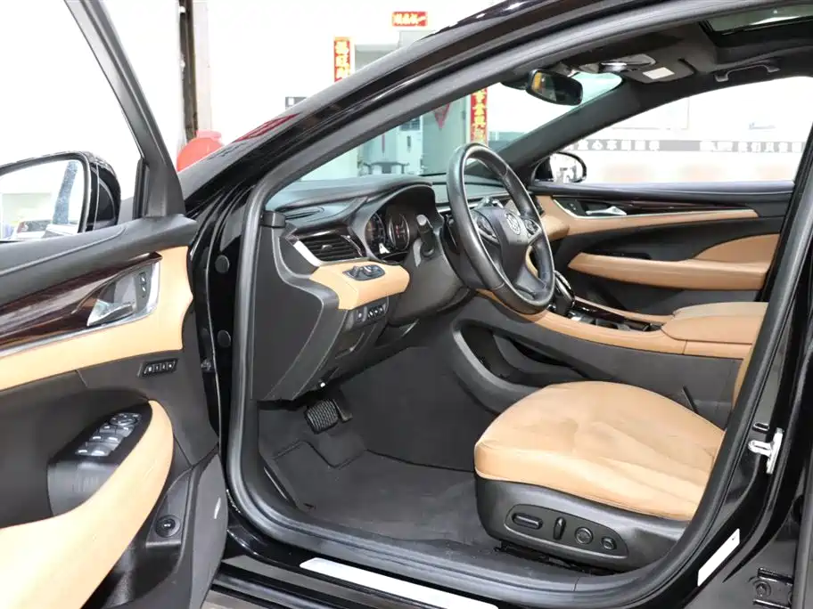 Buick LaCrosse 2019 28T Premium Model фото 9