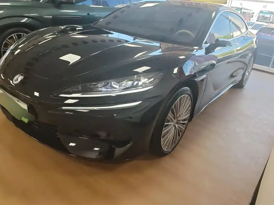 Denza Z9 2024 Model 1100km AWD Ultra Edition