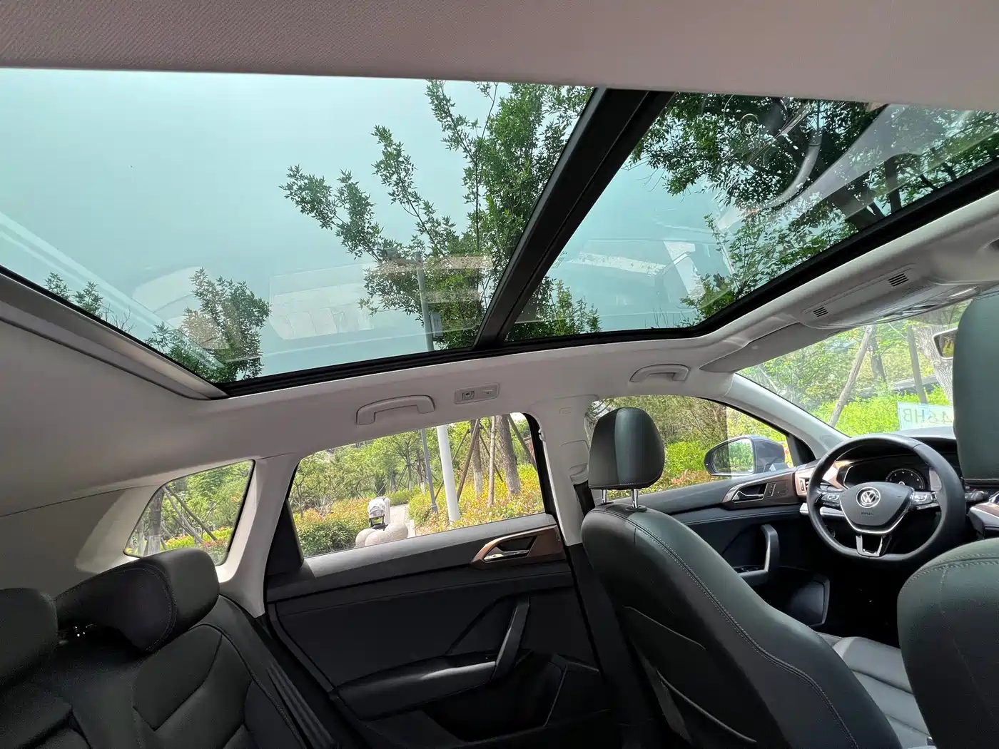 Volkswagen Tharu 2021 Model 280TSI 2WD Luxury Edition фото 11