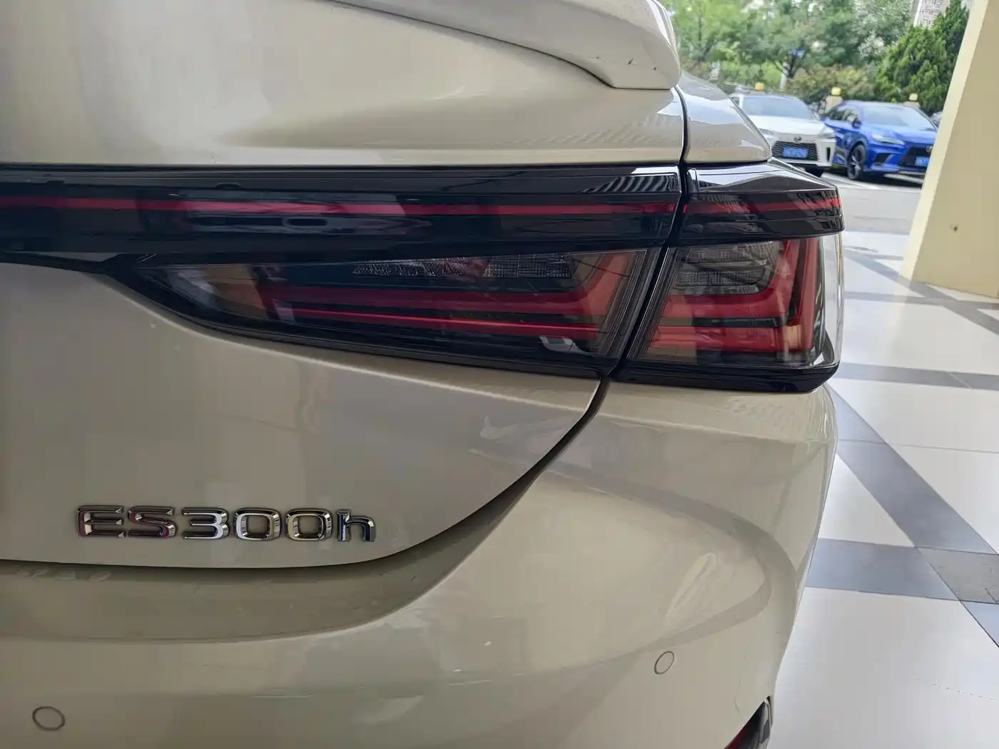 Lexus ES 2025 2025 300h Ultimate Edition