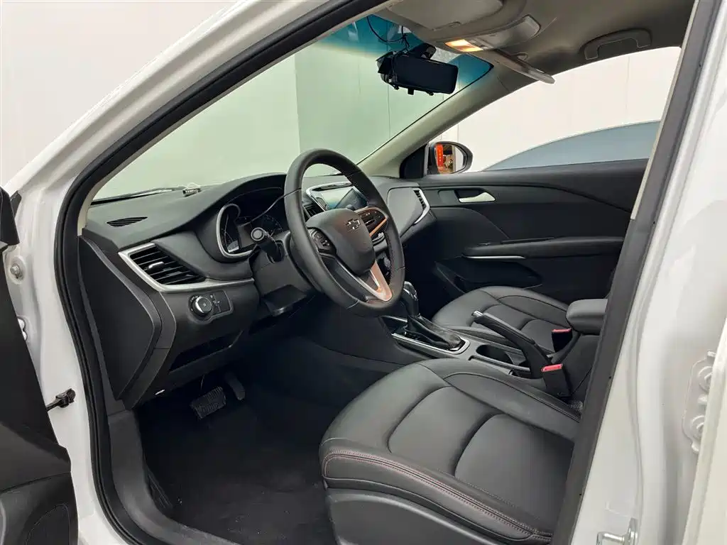 Chevrolet Monza 2020 Mild Hybrid Redline 320T Dual-Clutch Joy Edition фото 6