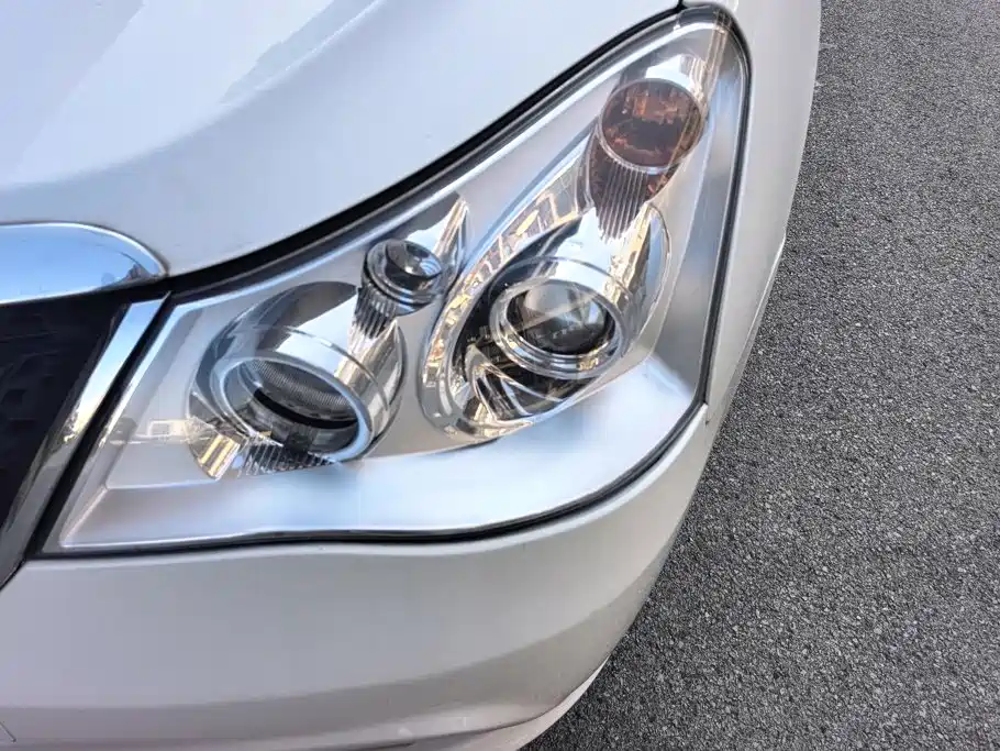 Dongfeng Aeolus Dongfeng Fengshen A60 2014 2014 1.6L Automatic Premium