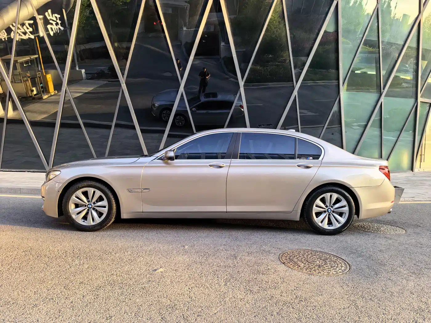 BMW 7 Series 2013 Model 730Li Luxury фото 4