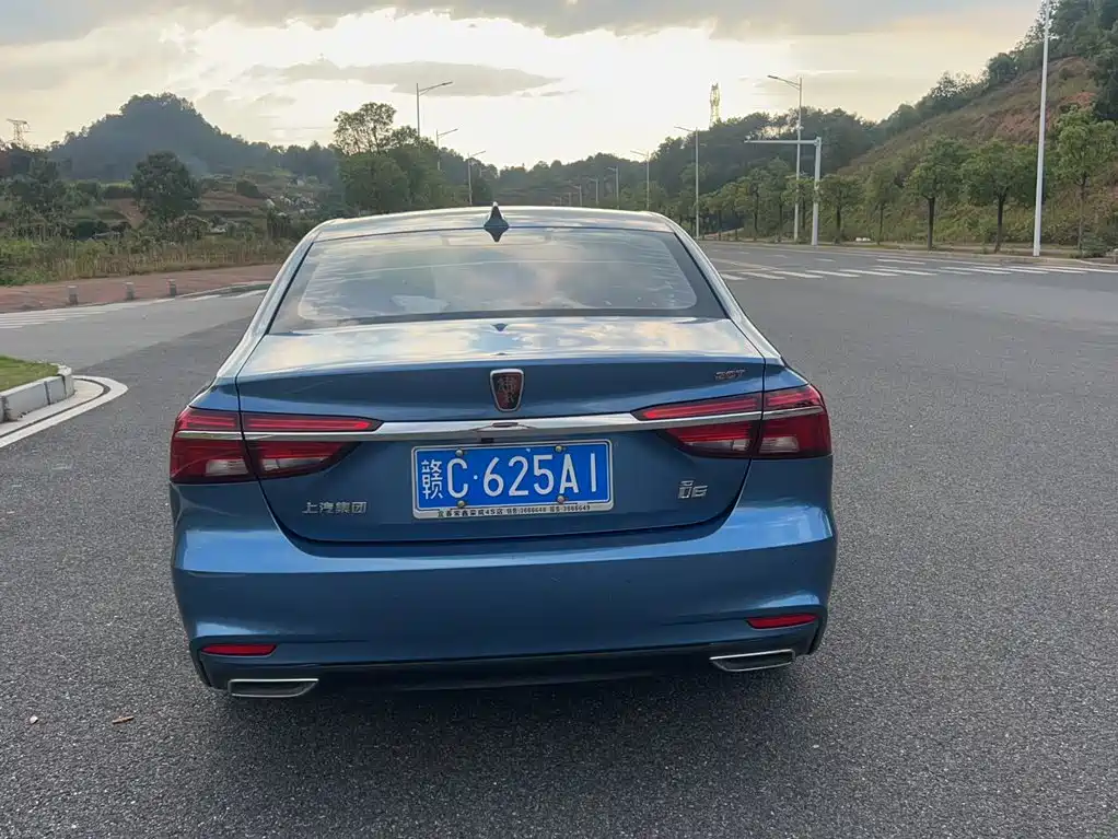Фото 24 - Roewe i6