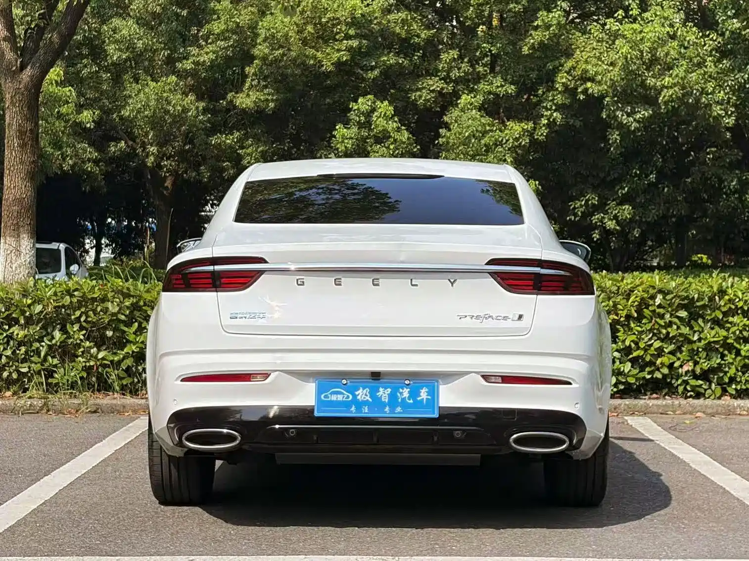 Фото 6 - Geely Preface