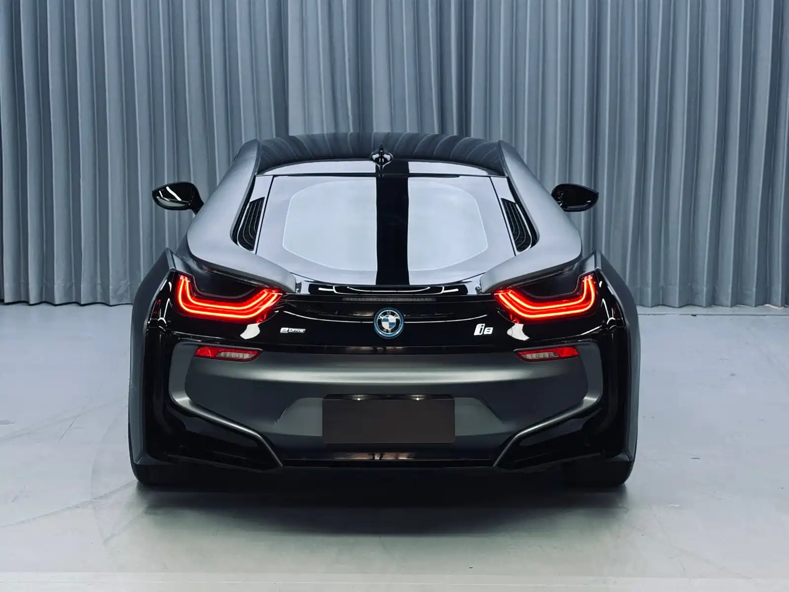 Фото 9 - BMW i8