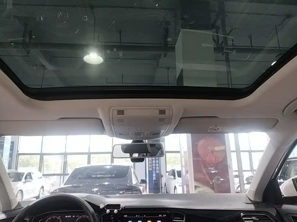 Volkswagen T-Roc, миниатюра 18