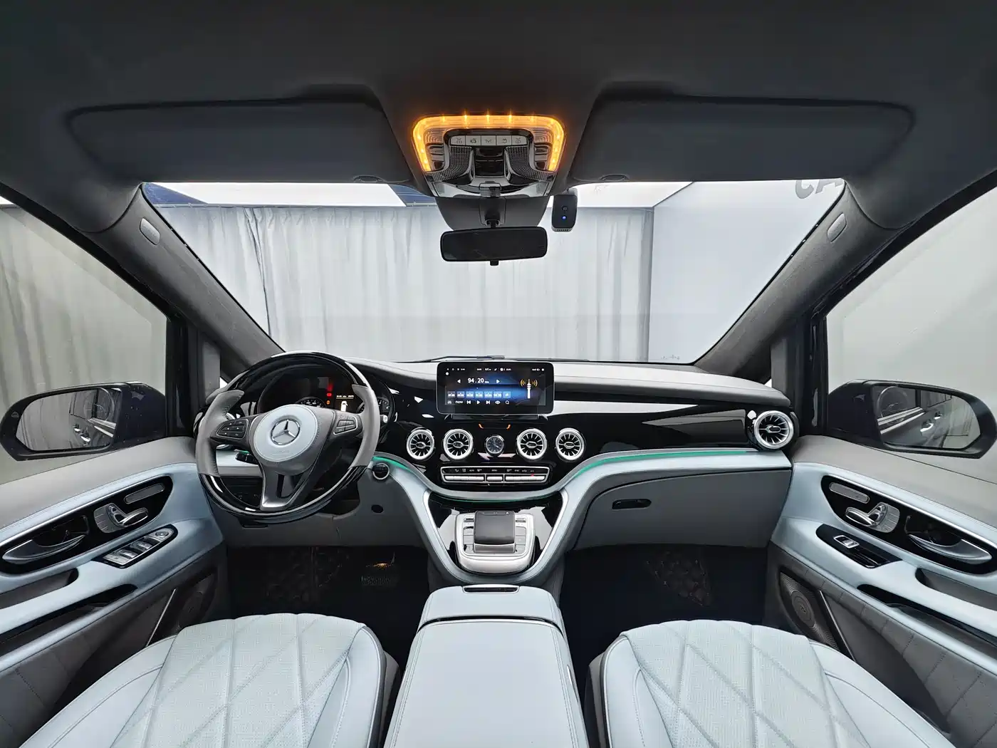Mercedes-Benz Vito 2023 2.0T Business 7-Seater фото 12