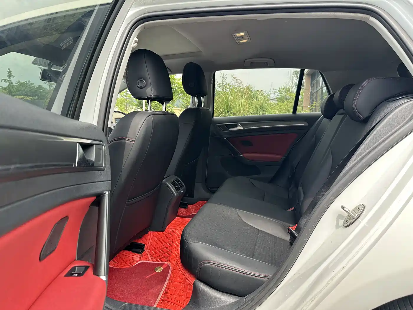 Volkswagen Golf 2016 1.6L Automatic Comfort фото 7