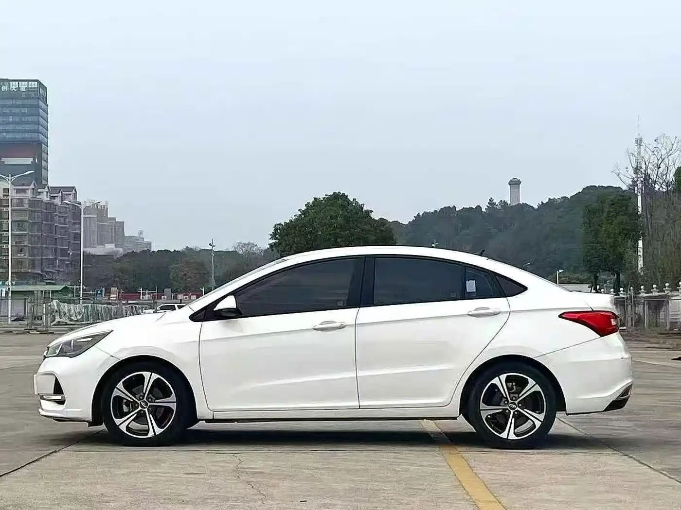 CHERY ARRIZO 5