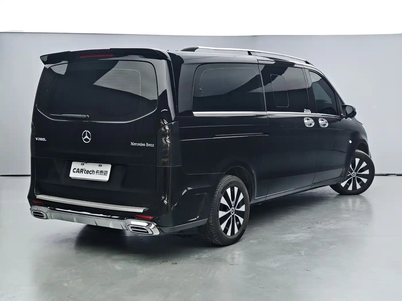 Mercedes-Benz Vito 2023 2.0T Business 7-Seater фото 4