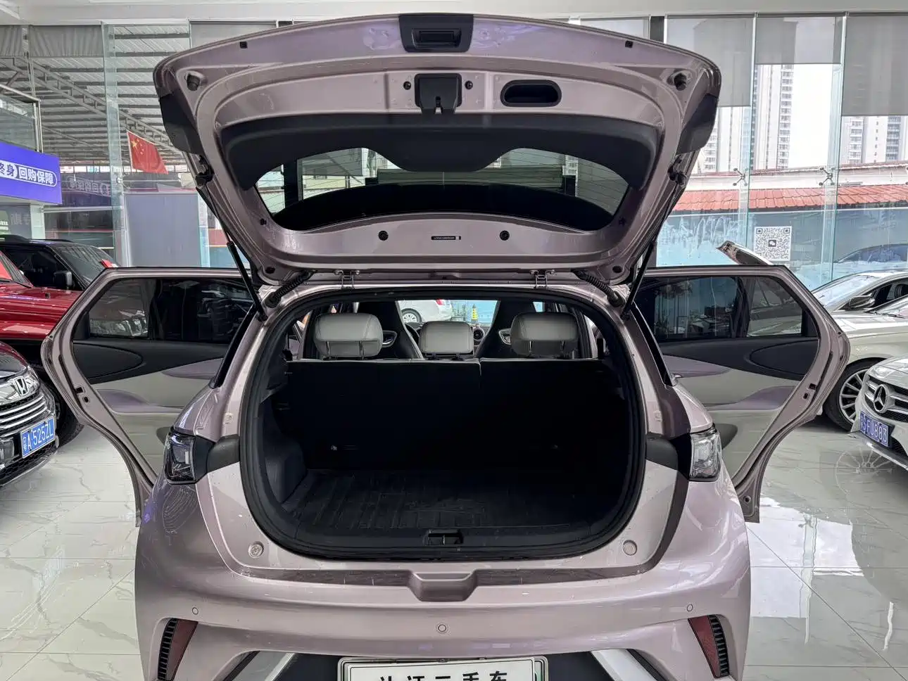 BYD Dolphin 2024 Glory Edition 420km Fashion Edition фото 15