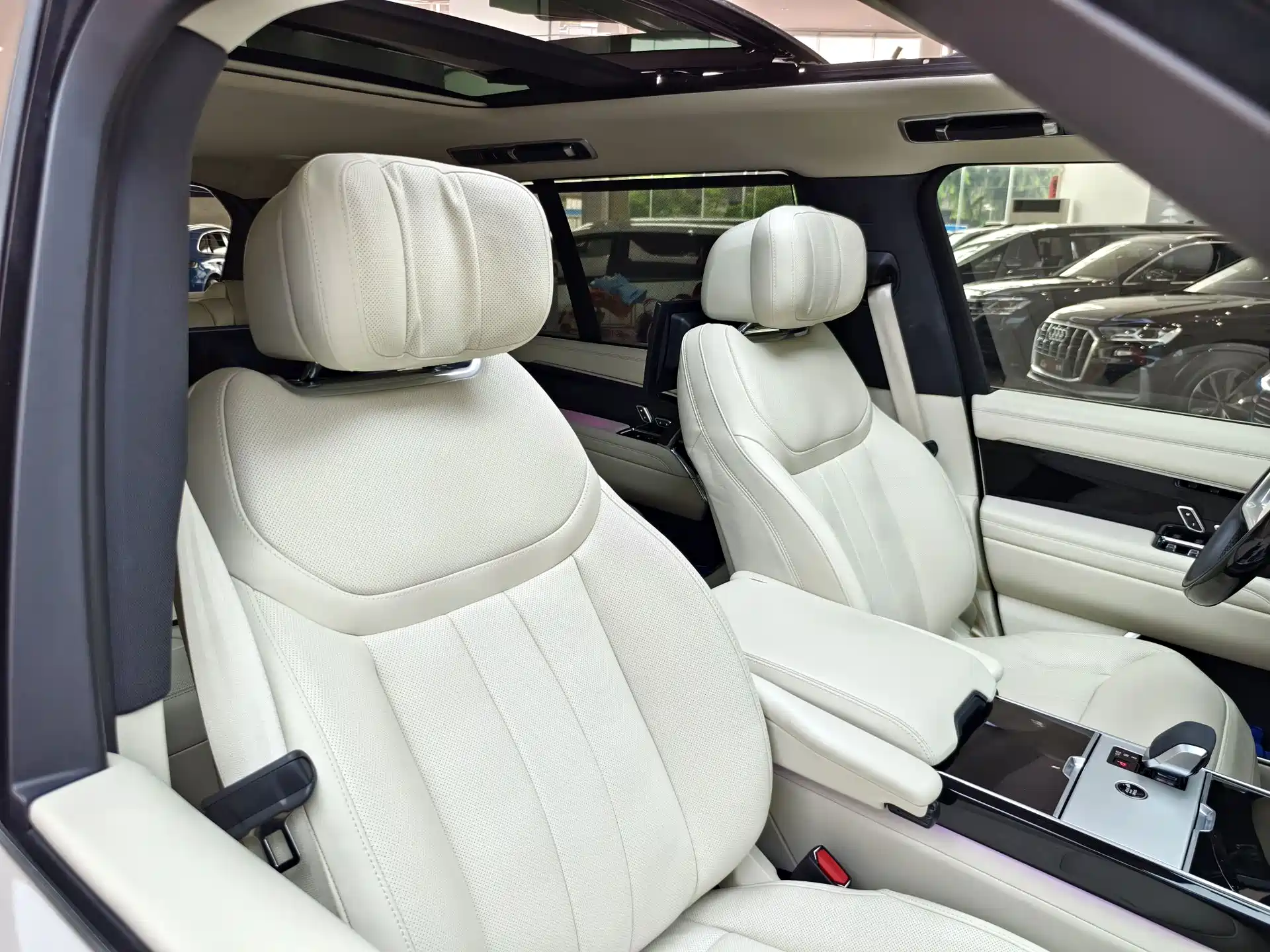 Фото 9 - Land Rover Range Rover