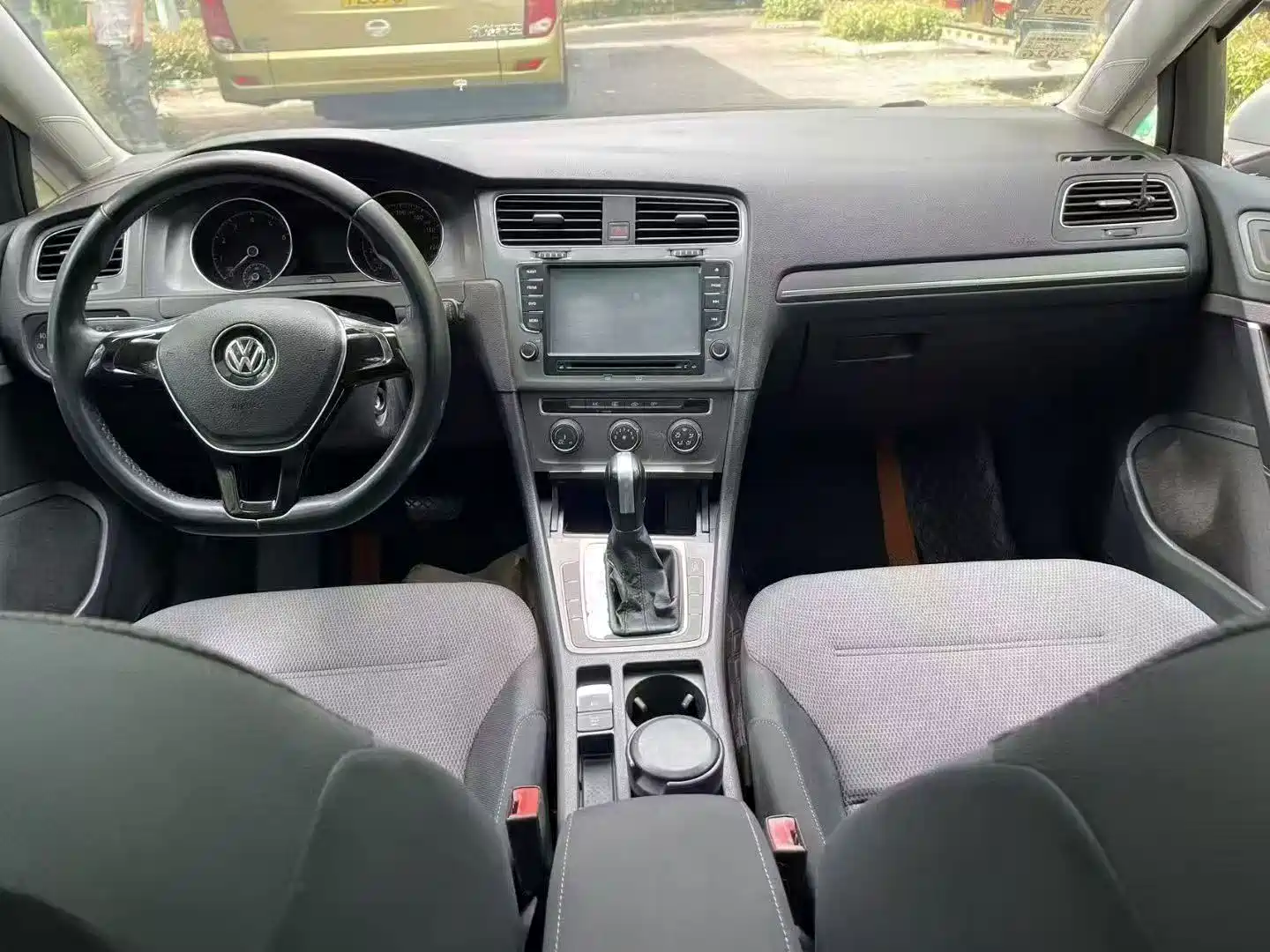 Фото 8 - Volkswagen Golf